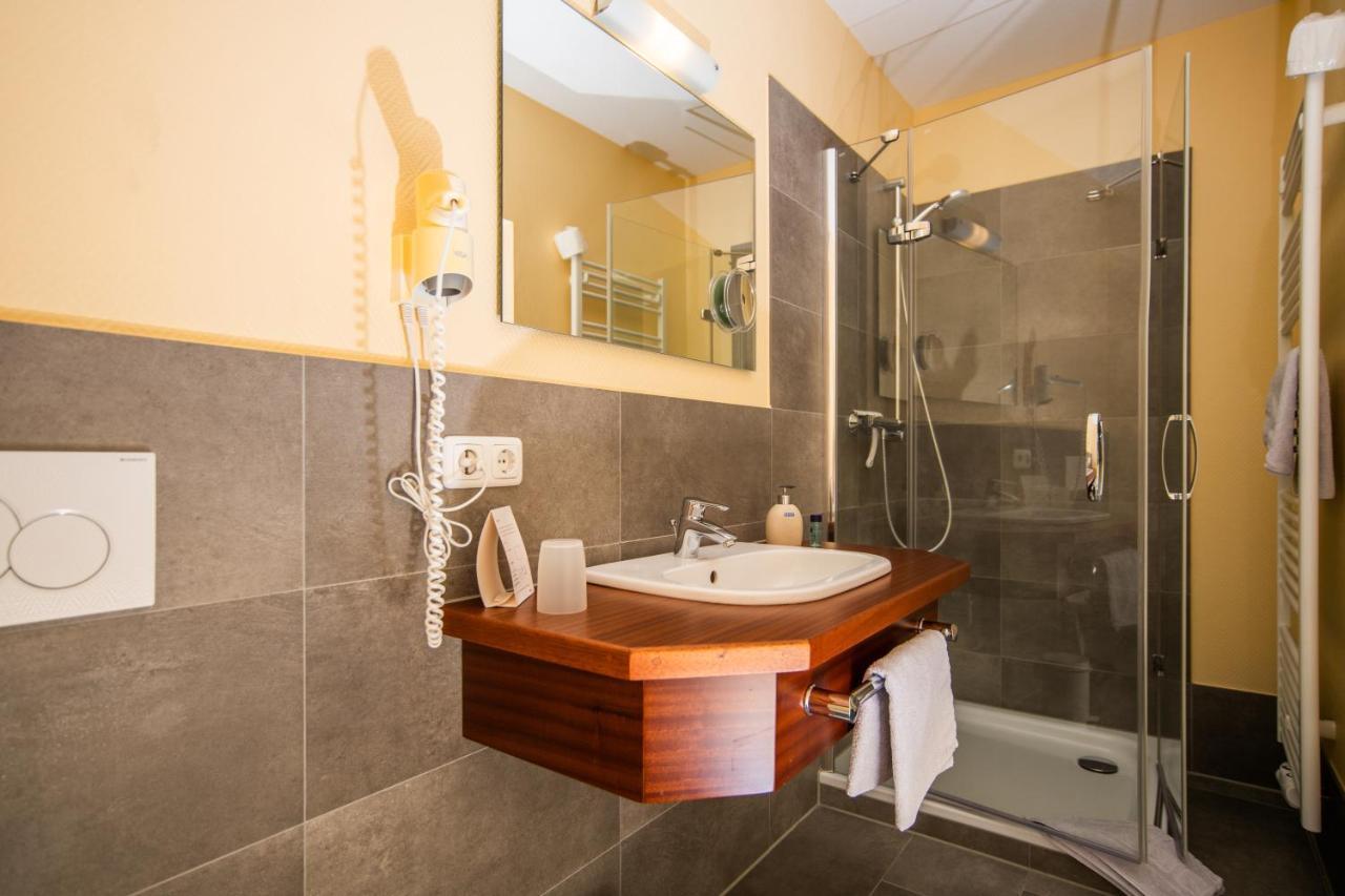 Hotel Garni Zur Alten Post Lembruch Esterno foto